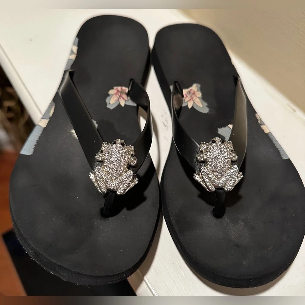 Marc Fisher Crystal Frog Flip Flops Black 9